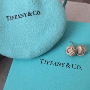 Tiffany and co knot earnings
